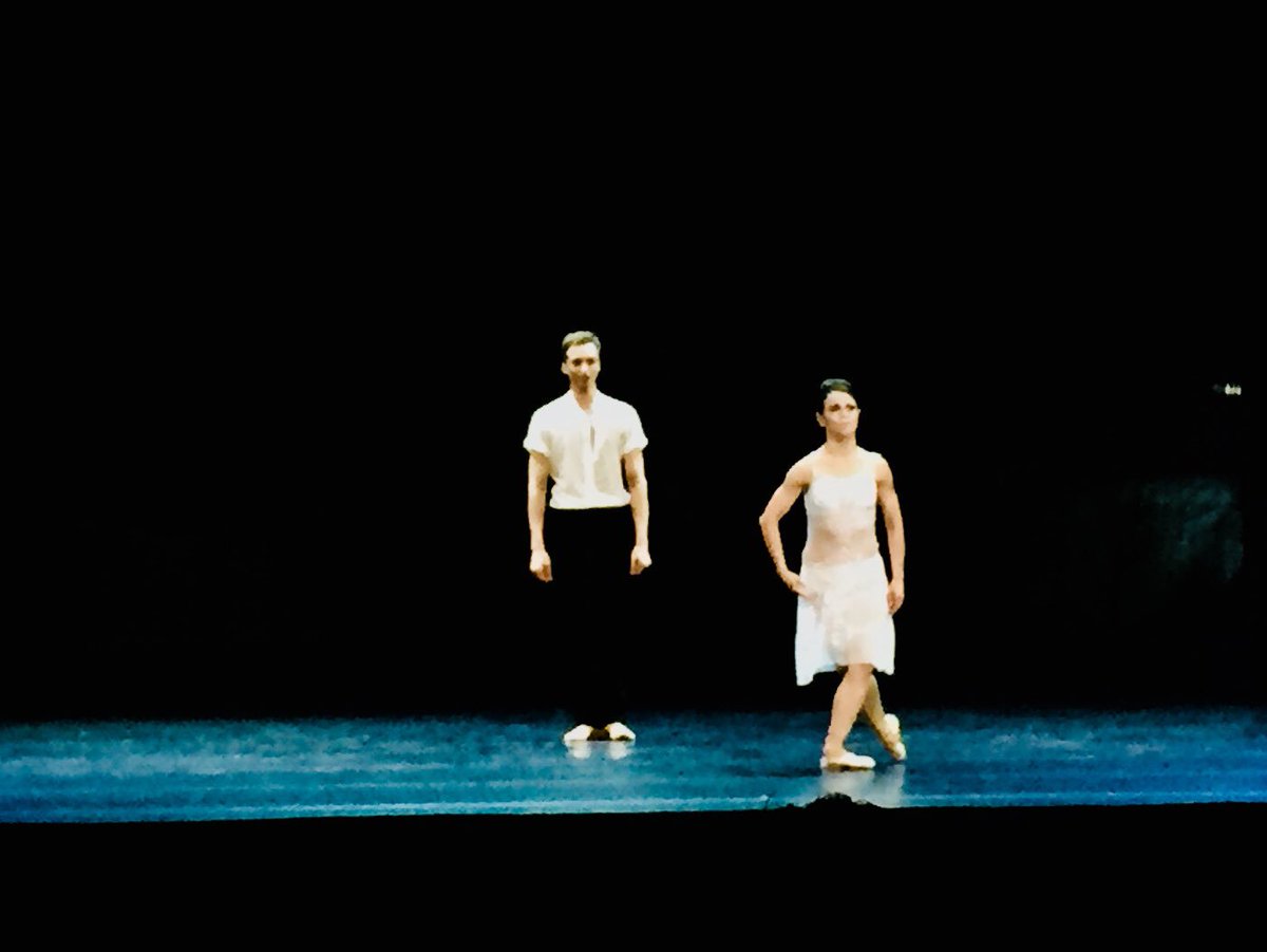 ManuelBrug's tweet photo. He made it! #MartinSchläpfers #SwanLake @ballettamrhein was a dark and intelligent retelling of a popular piece with innovative choreography an d tons of psychology in a sober environment. Masterful danced and conducted. And the one boo boy was the neglected #rotbart! https://t.co/vbR3Vm7Lop