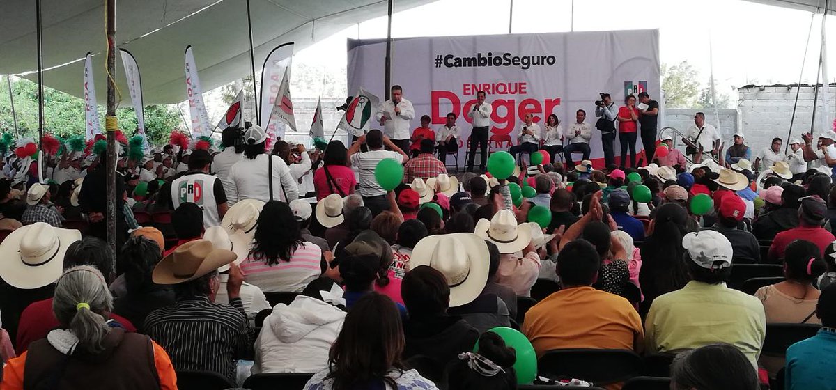 PRIdePUEBLA's tweet photo. Para Santa Rita Tlahuapan #CambioSeguro | Gran recibimiento y entusiasmo por parte de los poblanos de esta zona del estado para nuestros candidatos @EnriqueDogerG_ @JuanCLastiri @xitlalicceja @JanetGTostado #CarlosSánchez #VidalRoa https://t.co/FP1pqNFwVY