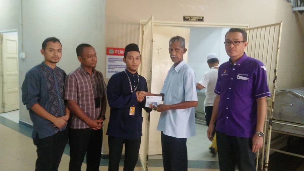 jpnr_uitms3's tweet photo. Assalamu'alaikum dan salam sejahtera

Takziah diucapkan kepada Waris keluarga kepada pelajar Semester 1 iaitu saudara MUHAMMAD FIRMAN FITRI BIN ABDUL AZIZ [AM228] yang telah kembali ke rahmatullah jam 8.28 pagi. Sedikit sumbangan dan bantuan telah disampaikan bagi meringankan- https://t.co/uyJKiZ1S5z