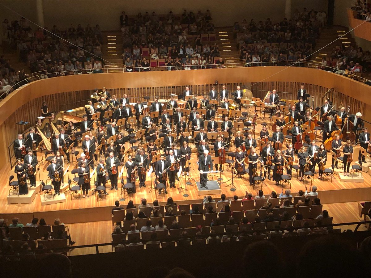 cbpbaste's tweet photo. 7&8 juin #Auditorium #Bordeaux clôture de la saison symphonique #PaulDaniel, immersion cinématographique, Atmosphères de Ligeti immortalisé par Kubrick "2001, L’Odyssée de l’espace" pièces fameuses célébrant l’espace de Star Wars de John Williams et des Planètes de Holst 👏👏👏👏 https://t.co/a2KjfOL98W