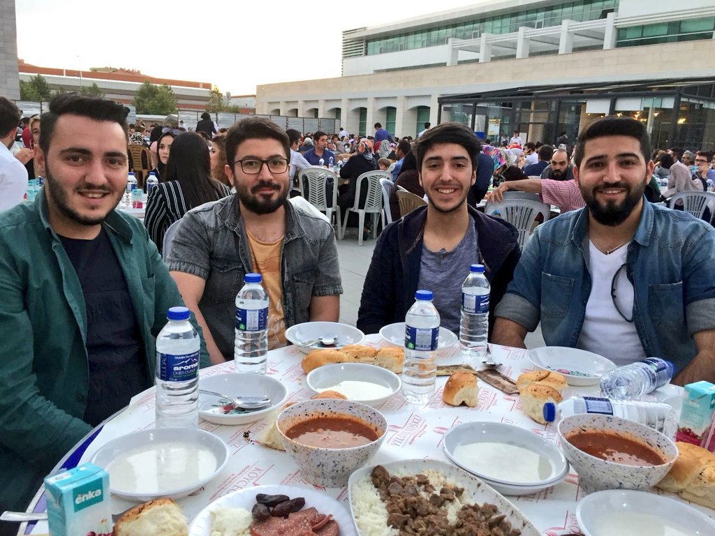 muhdergenel's tweet photo. #MUHDER olarak #KTO Karatay Üniversitesi'nin 2017-2018 Akademik Yılı Mezuniyet Töreni ve İftar programına katıldık.
#Teşekkürler @ktokaratay, @bayramsade, @selcukozturk_ https://t.co/ibB5DfnhSv