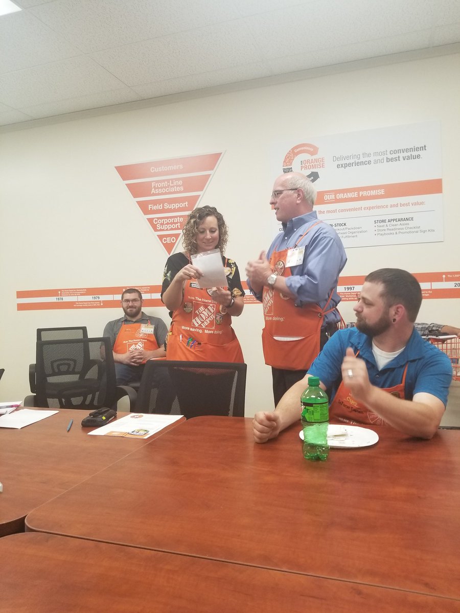 Haley_2894's tweet photo. Heartfelt recognition today! @anowaczyk7 @Schulte4A @rivs369 https://t.co/F6rFsSc4MM