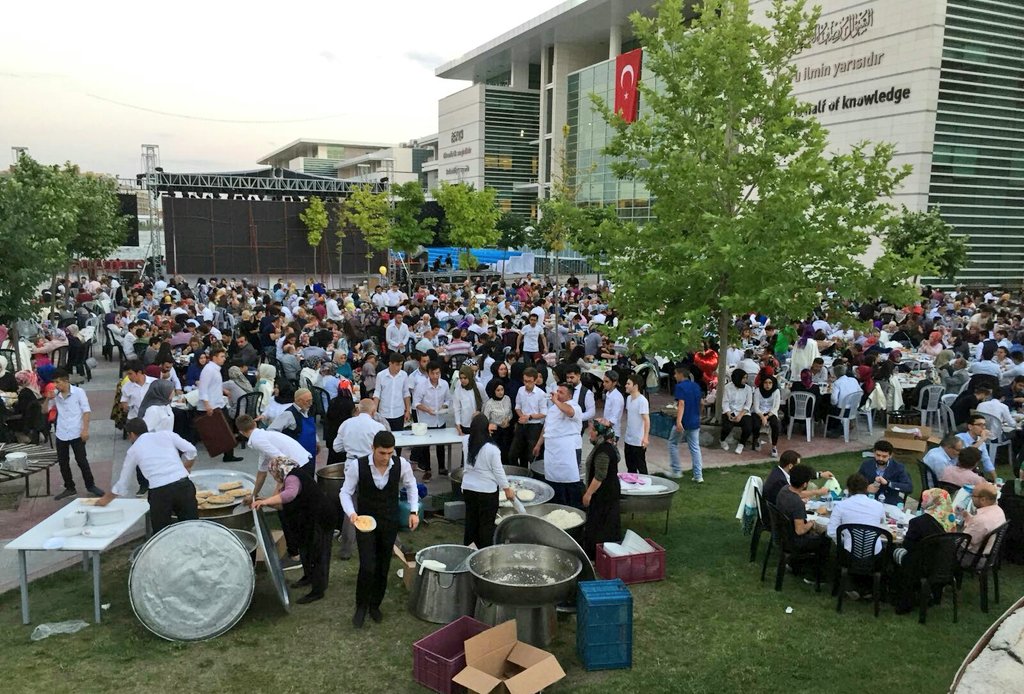 muhdergenel's tweet photo. #MUHDER olarak #KTO Karatay Üniversitesi'nin 2017-2018 Akademik Yılı Mezuniyet Töreni ve İftar programına katıldık.
#Teşekkürler @ktokaratay, @bayramsade, @selcukozturk_ https://t.co/ibB5DfnhSv