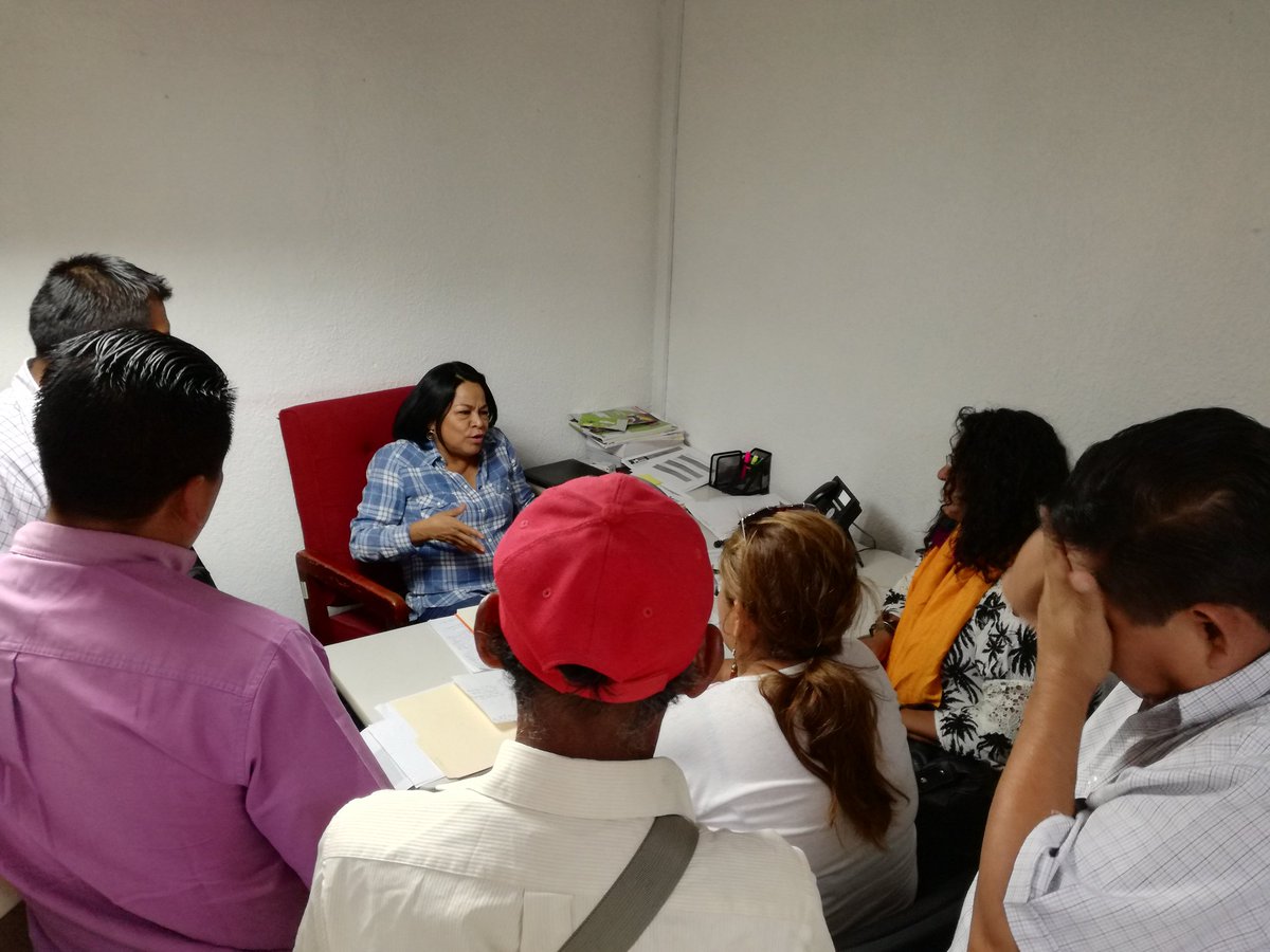 Marcelachiapas's tweet photo. #ElCampoEnNuestrasManos Chiapas atendiendo a integrantes de la Organización Nacional del Poder Popular ONPP CHIAPAS Concejera Profesora Adela Gomez Martínez. https://t.co/RHbSL34uXg