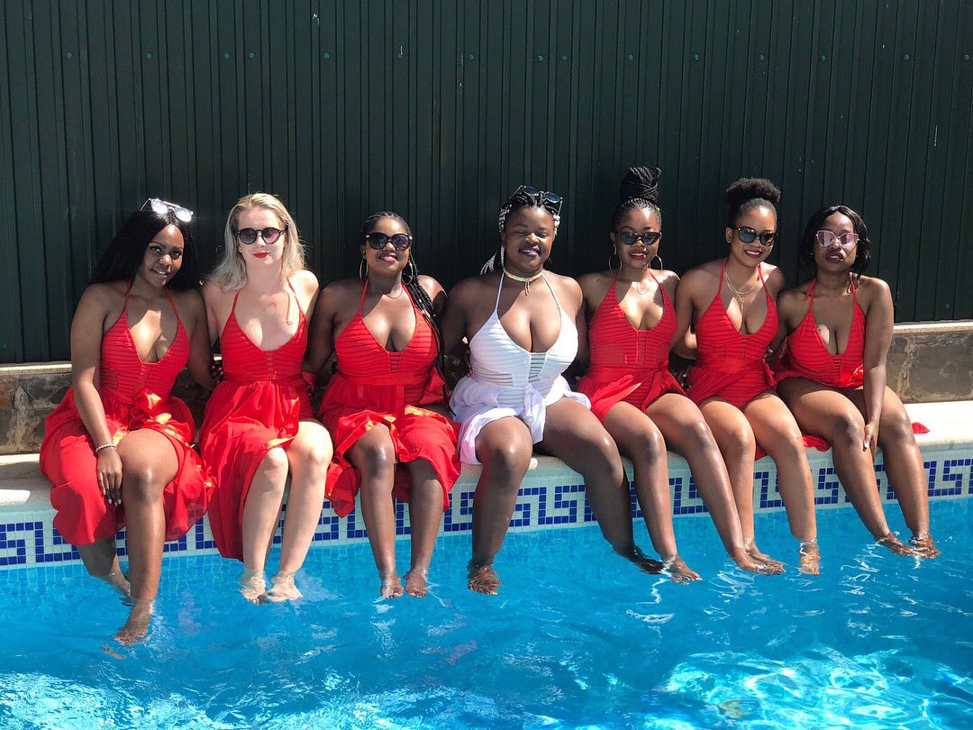 amandarumbie's tweet photo. #GirlsTrip2018 in Portugal was so much fun #WeCreatedMemories #GoodTimes #Weslayed https://t.co/oEtqmEobK5