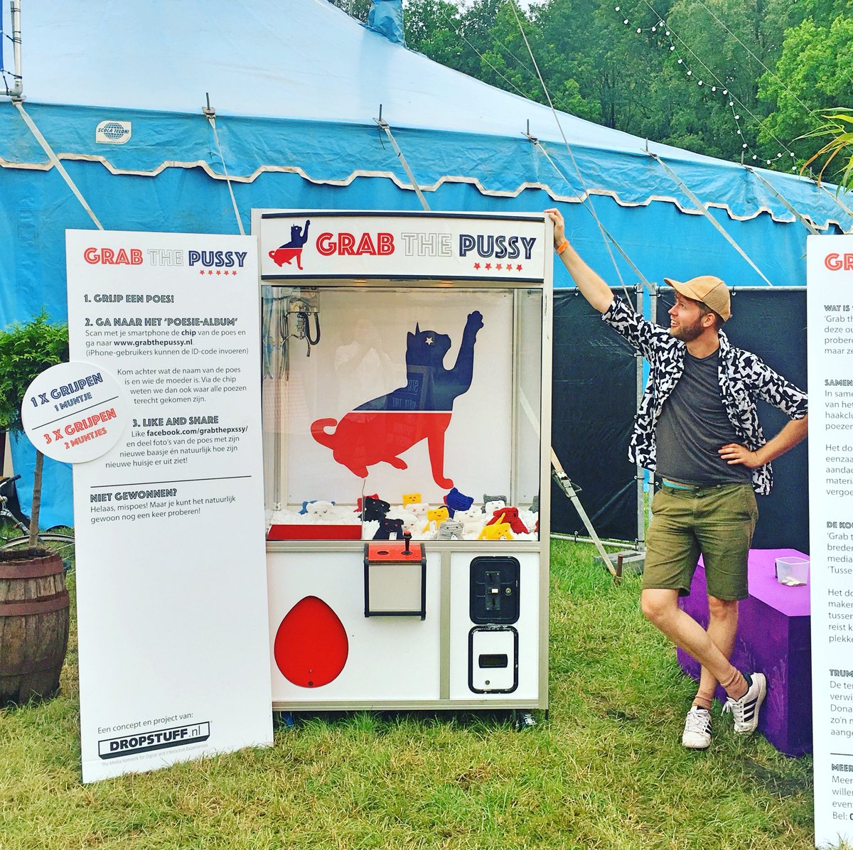 #RP18 - are you ready to grab that p*ssy? 🐱
Onze #GrabThePussy machine — gevuld met katjes gebreid door oma’s uit heel Nederland — staat klaar voor het Amsterdams Plein! Kom een gokje wagen &amp; help ouderen breien tegen eenzaamheid 😻
<a href="/Reurpop/">Reurpop</a>