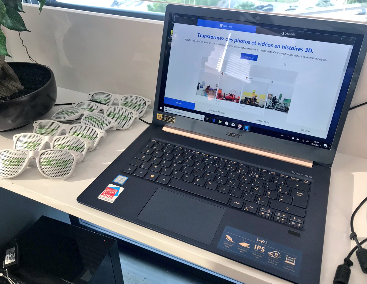 offblink's tweet photo. Plein de nouvelles configurations PC et même un sac Predator avec un look bien cool pour transporter tout son matos 💻⌨️🖱
#AcerWindows #ExplorerParty https://t.co/vzXuplMOna
