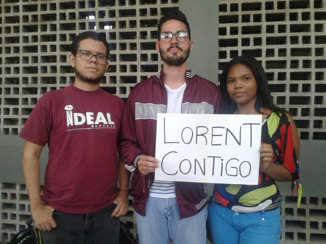 yamisaleh's tweet photo. Desde la #UCV la Federación Nacional de Estudiantes de derecho y el movimiento estudiantil, realizó la campaña "LIBÉRENLOS" en apoyo a @LORENT_SALEH y a todos los presos políticos.

#LiberenALorent https://t.co/KLl13iTNsD