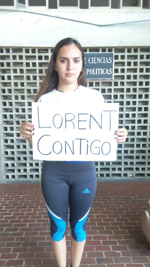 yamisaleh's tweet photo. Desde la #UCV la Federación Nacional de Estudiantes de derecho y el movimiento estudiantil, realizó la campaña "LIBÉRENLOS" en apoyo a @LORENT_SALEH y a todos los presos políticos.

#LiberenALorent https://t.co/KLl13iTNsD