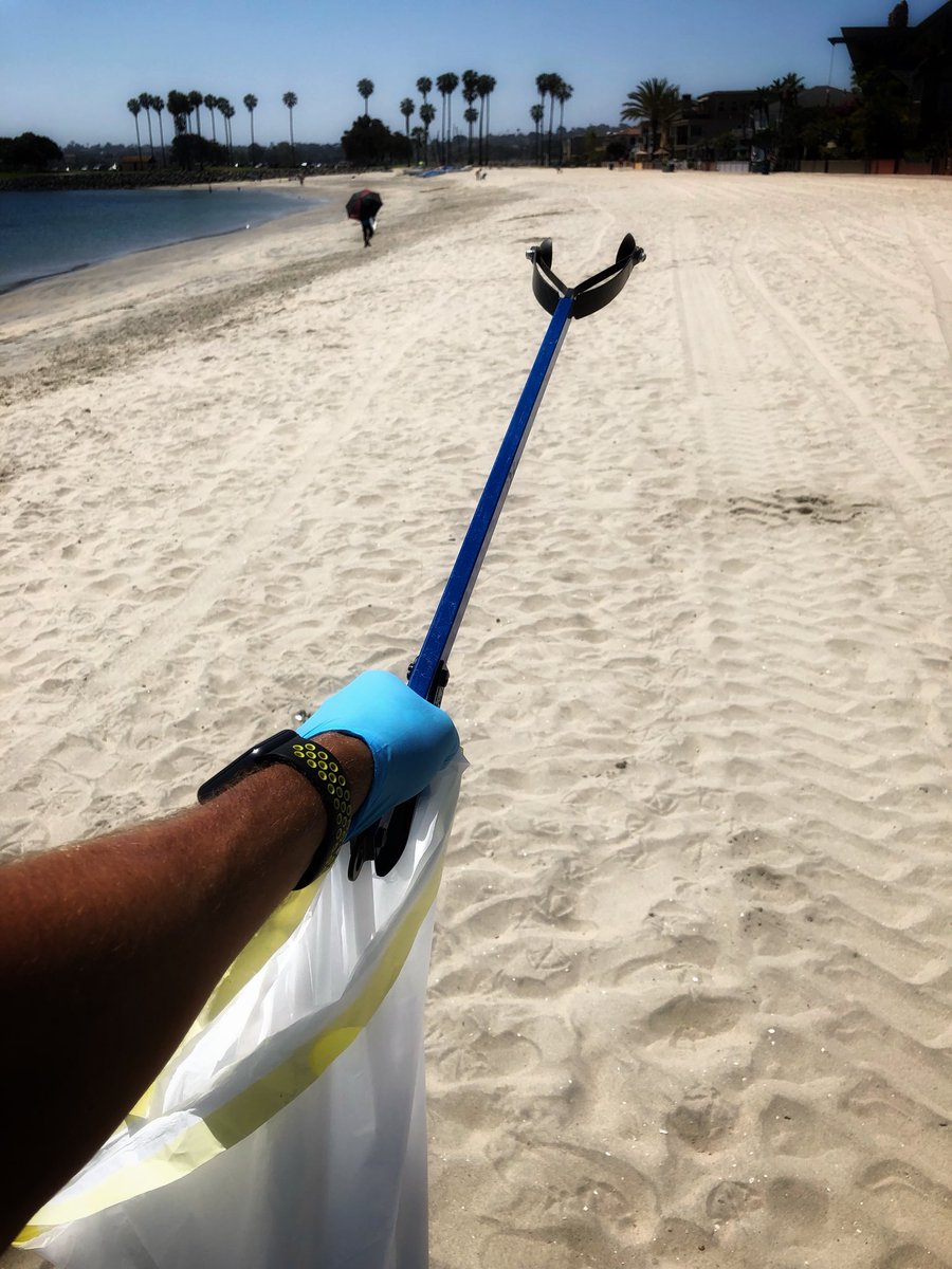 sdTriathlete's tweet photo. #HPSDBeachCleanup https://t.co/HhyIGLjVwl