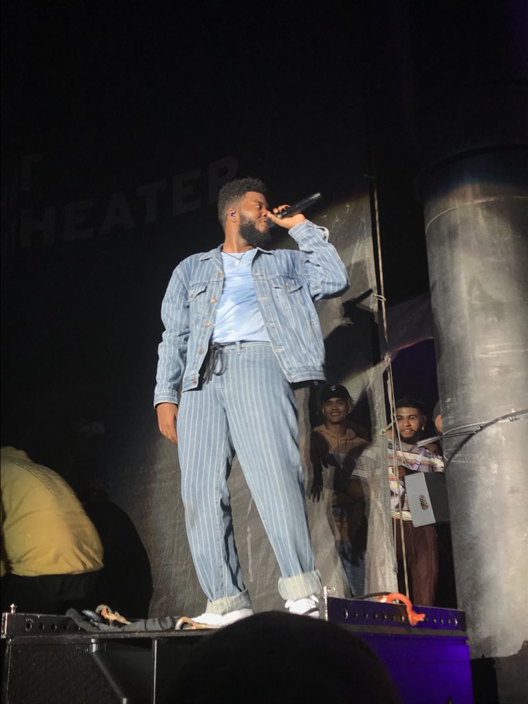_alexandriagn_'s tweet photo. The best night of my life hands down. You are even more precious in real life!!! @thegreatkhalid #roxytour https://t.co/YhLRGYdEFa
