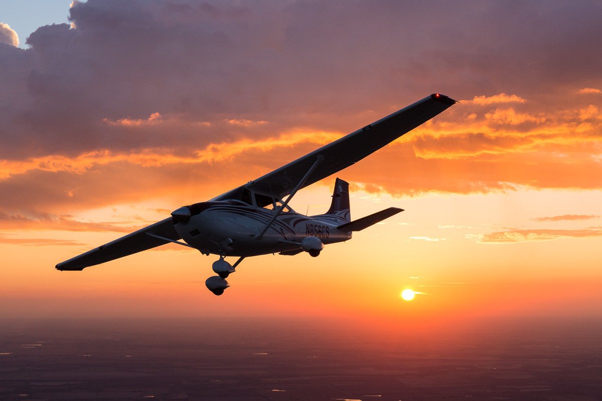 Cessna's tweet photo. You deserve the freedom of flight. #FlyFactoryNew https://t.co/EhMd3rovhA