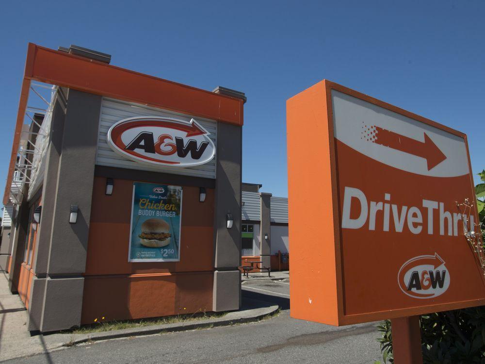 edmontonjournal's tweet photo. A&amp;W Canada is eliminating plastic straws from its restaurants https://t.co/NXeMXTcC2n Canada’s second largest burger chain behind McDonald's says the switch will keep 82-million plastic straws out of landfills every year #yeg https://t.co/RbVCw8iW0O