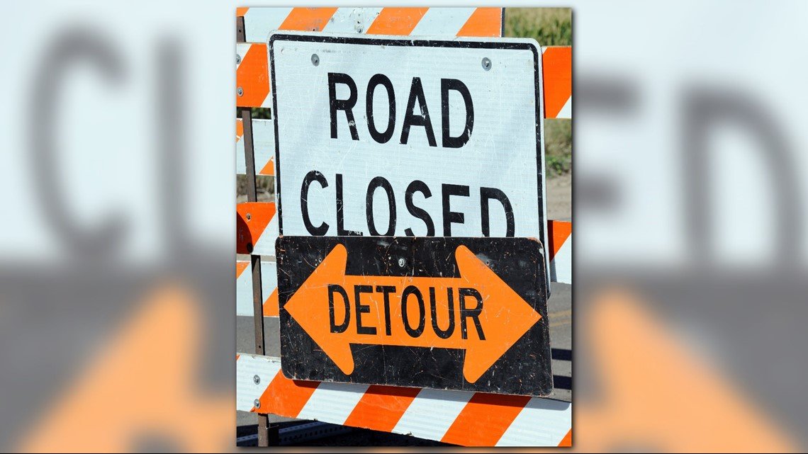 WLTX's tweet photo. TRAFFIC ALERT >> U.S. Hwy 521 in Sumter County Closed Following Tractor Trailer Accident https://t.co/331qye2bNe #sctrf #scnews #sctweets https://t.co/OzWbjLJ1Z8