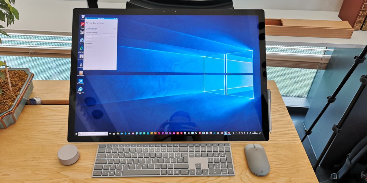 MyraAdAstra's tweet photo. #SurfaceStudio incroyable et sublime pas besoin d'en dire plus 😉 #Surface #ExplorerParty https://t.co/SZQ5NacJBL