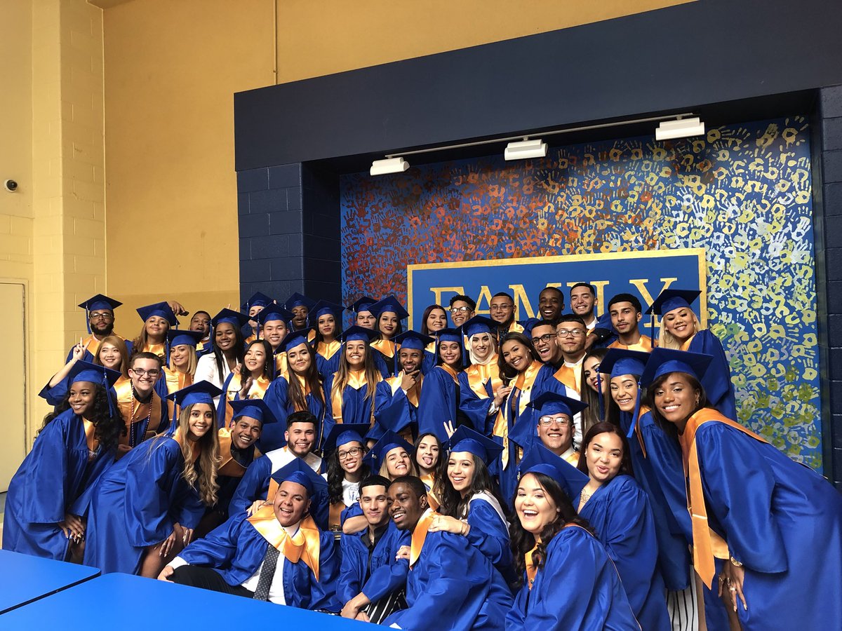 CAPnewswire's tweet photo. Some of our Class of 2018 are ready for the ceremony to begin. 😬😭🎓 #CAPFAMILY #cap20yearscharter #capalumni #classof2018 https://t.co/wFi1KDU668