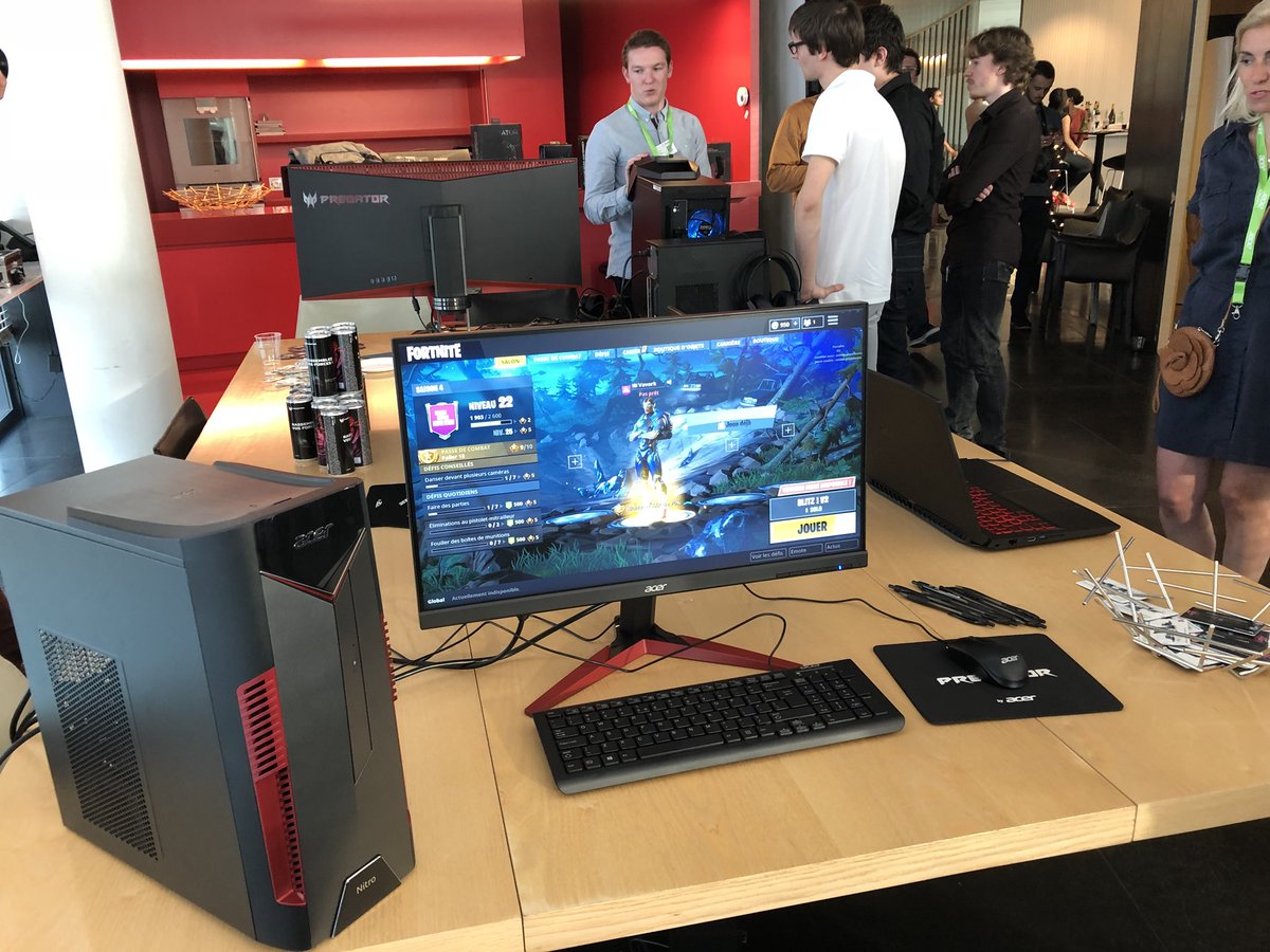 pascalparole's tweet photo. Un petit avant gout d’#E32018 durant la #HouseofFans de @microsoftfrance avec #AcerWindows #ExplorerParty #Helios500 #Orion5000 #Nitro50 https://t.co/UhBi1sC9Uj