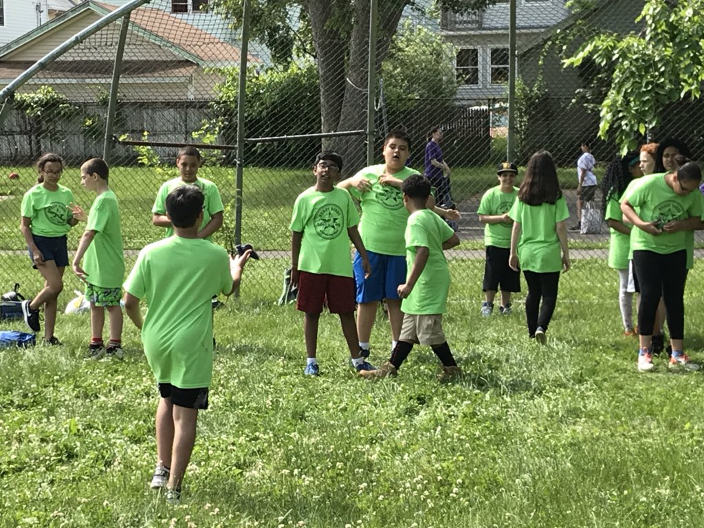 MrRichT1P's tweet photo. @BSTEMhartford had the best #fieldday2018 ever!! @KarenMo53529346 @GalGabrielle @ajscience247 @mrs_bruko @robertsisgreat @PhysEdQueen @Missangelaminto @MsFasciocco @MrMigglesw0rth @_mshanson https://t.co/U4RU3qLoO0