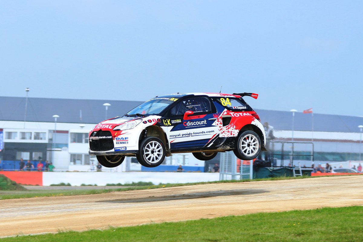 andrew_herny's tweet photo. Herve Lemonnier and his @CitroenRacing #DS3RX unfortunately didn't make the SFs of @FIAWorldRX @CooperTire @SilverstoneUK #Speedmachine #SilverstoneRX instead being eliminated after Q4. @Andrew_Coley #Lemonnier84 #Knapick #CooperTire https://t.co/Fu54BygjUy