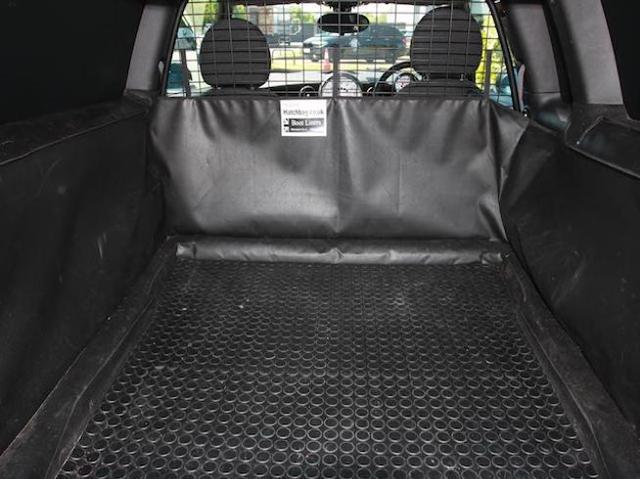 Lookers_MINI's tweet image. The 'Approved Used MINI of the Week' is this unique #MINI #CooperD #Clubvan. With just over 20,000 miles on the clock, and at £12,990 this is not to be missed! Contact us to find out more, or pop in this weekend for a test drive: fal.cn/yT5D #Knights