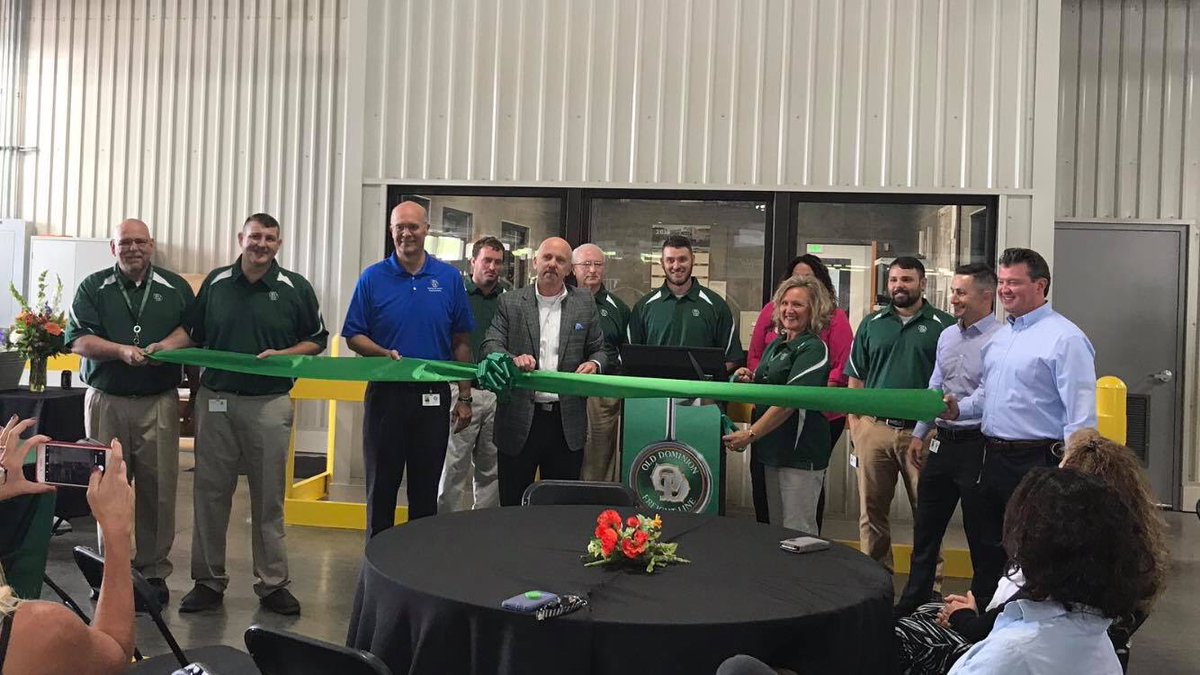 ARCResinCorp's tweet photo. Yesterday ARC had to privilege of attending the open house event for the new Old Dominion Terminal in Parkersburg WV. Beautiful facility with phenomenal employees! Glad we were able to be a part of your special day. @ODFLInc https://t.co/uhbeKZj0Ox