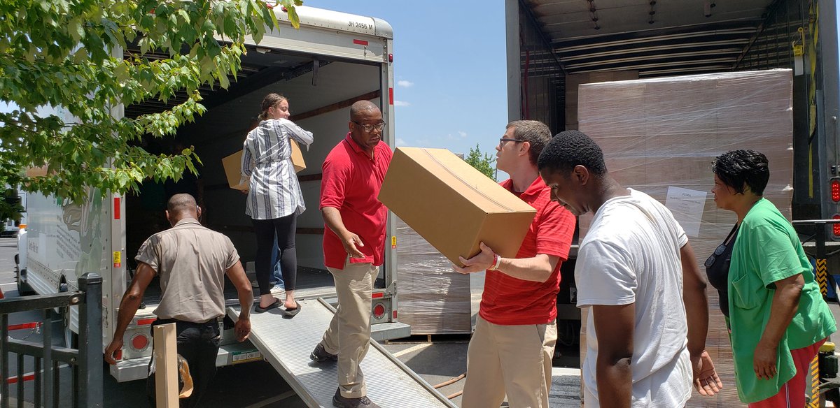 IndivMetroEast's tweet photo. A big thank you everyone from Jubilee Community Church to Christopher Belt for all your help! It was wonderful getting pallets of this food to the Interfaith Food Pantry in Belleville yesterday. #Indivisible #TeamBelt @IndivCarbondale @IndivisibleIL @IndivisibleTeam https://t.co/LmbU7YiybD