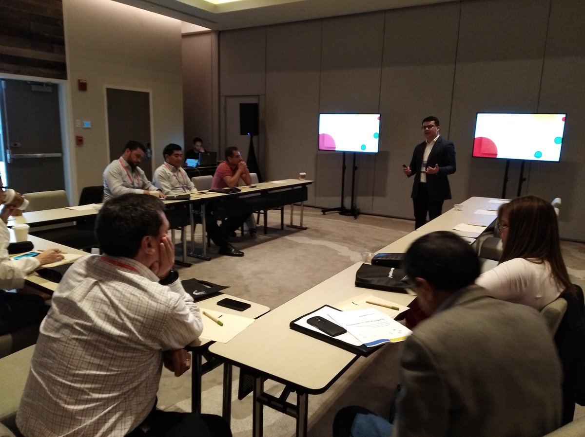 ManageEngineLA's tweet photo. Estamos compartiendo una muy productiva jornada en el #ITForumLATAM. En este momento, @edisonmendoza está hablando acerca de cómo lograr la Transformación Digital cumpliendo con ISO 27001 @wilfercala https://t.co/CIHiUXxj4B