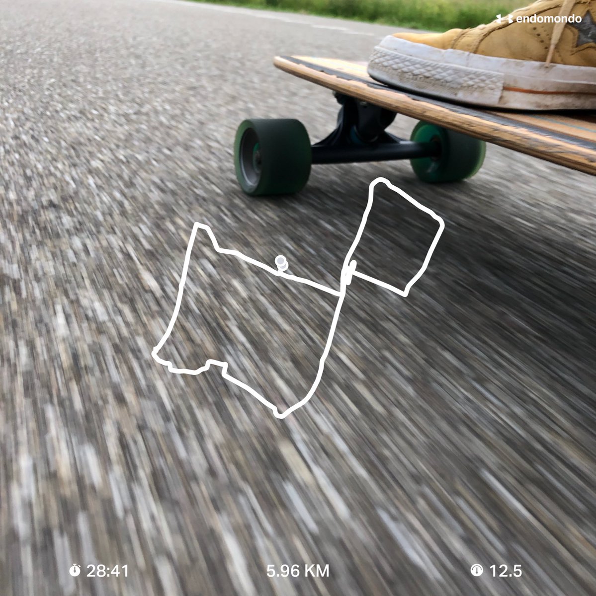 tavenier's tweet photo. Chill #hetlint #vleuten #longboard https://t.co/2ka7coI1Vt