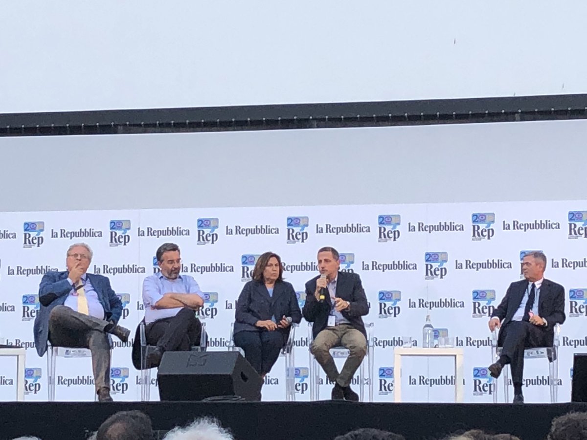 #RepIdee18 “Che fine ha fatto la politica?” con #MarcoDamilano  <a href="/MassimGiannini/">Massimo Giannini</a> #LuciaAnnunziata <a href="/mariocalabresi/">Mario Calabresi</a> #StefanoFolli <a href="/eziomauro/">Ezio Mauro</a>