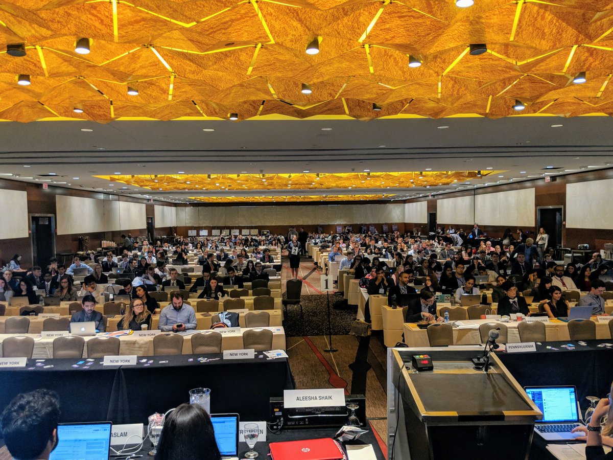 annayap's tweet photo. MSS on fire at the #AMAzingA18 - so many students taking time off from studying to speak up about important policy! #AMAmtg #MembersMoveMedicine @AMAmedstudents @AmerMedicalAssn https://t.co/N2sFCLgfDE