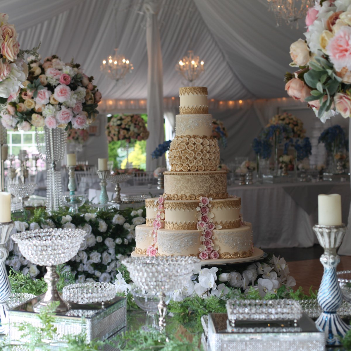 LP_WRENTHAM's tweet photo. Getting ready for a spectacular #tentwedding! #lakepearlwrentham #lakepearlweddings #lakepearl  #weddingday #weddings #weddinginspiration #instawedding #weddingideas #weddingdecor #friday #weddingplanning #theknot #brideandgroom #eventplanning #weddingreception https://t.co/KsoQdu7MNR