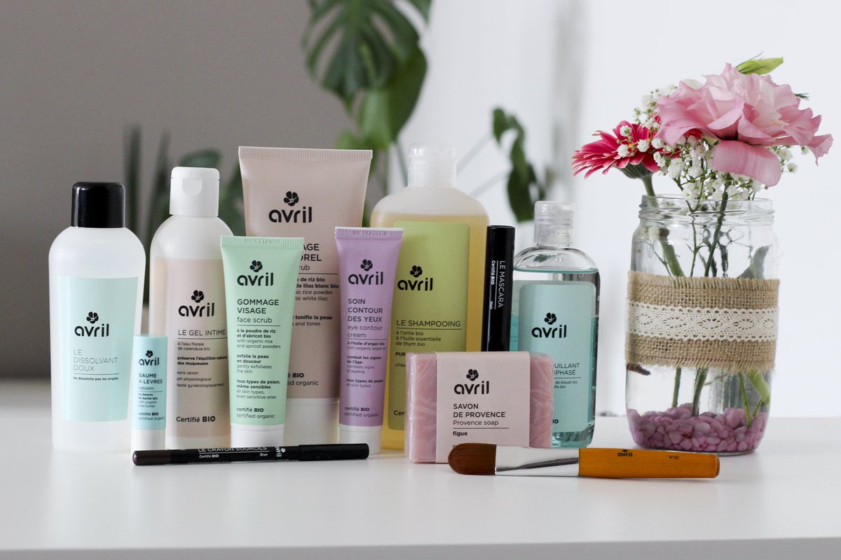 J'ai fait une grosse commande @avrilbeaute sur <a href="/ShowroompriveFR/">Showroomprive.com</a> et je vous montre tout ça sur le blog >>> elzasokolovski.com