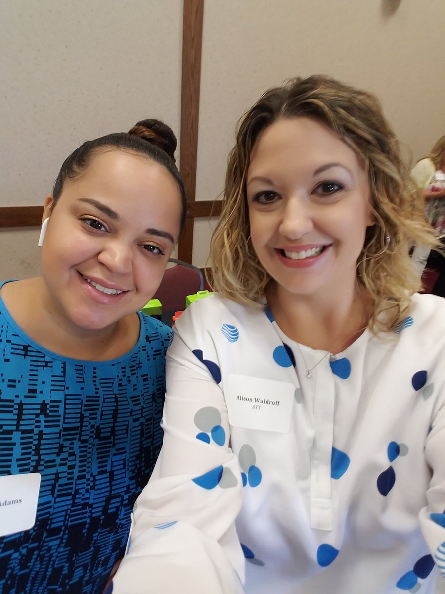 AlisonWaldroff's tweet photo. Loved networking with local professionals at The Symmetry Women's Executive luncheon today! #winlocal #communityoutreach #OHPA @emilywiper https://t.co/TVMZzBSRMe