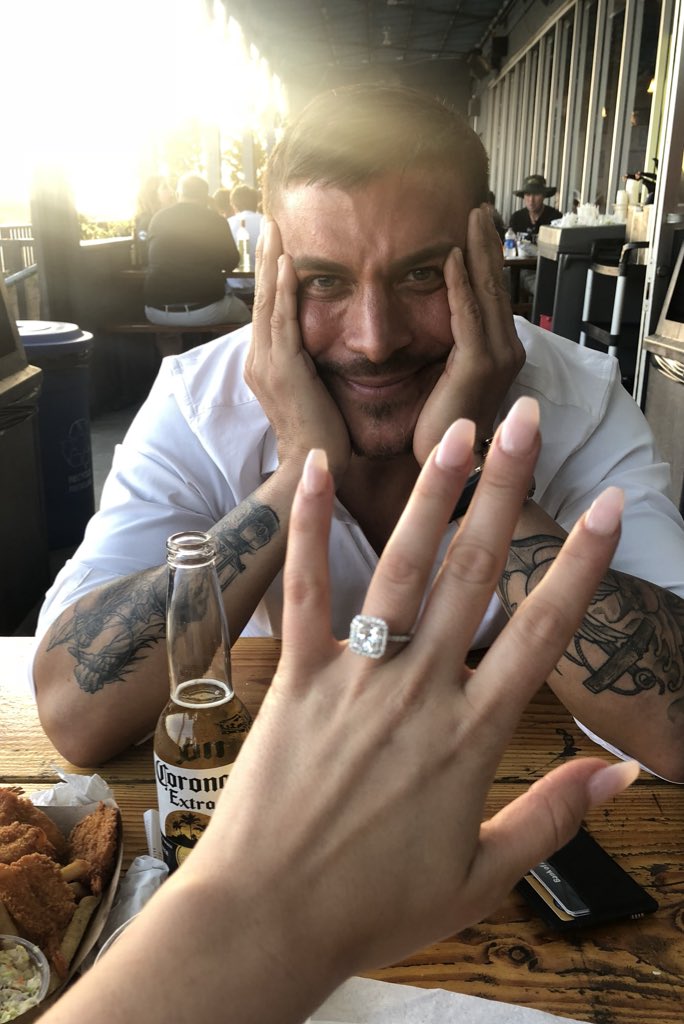 BNCartwright's tweet image. I woke up today thinking I was dreaming! I’m going to marry my best friend 💝 we did it! I can’t wait for you all to see how sweetly he proposed next season!! I am so happy, I can’t stop smiling! I love you @mrjaxtaylor my FIANCÉ 🤗 #PumpRules