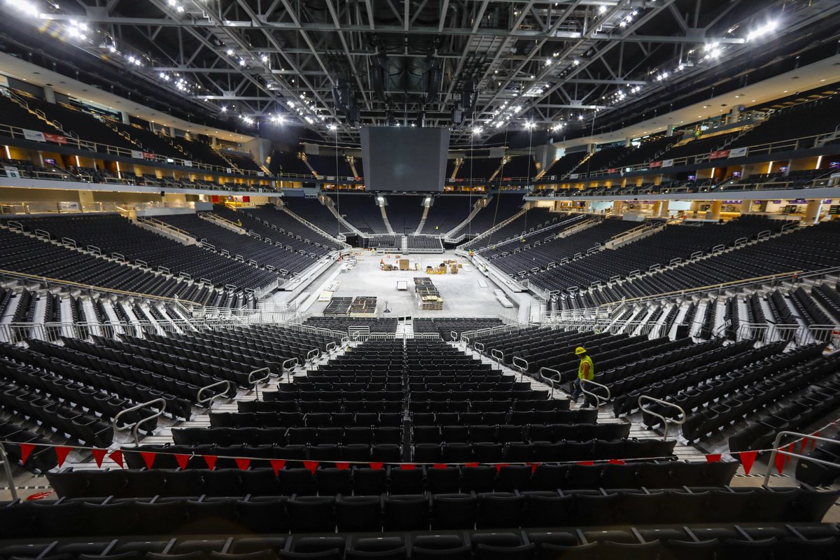Fiserv Forum tweet media