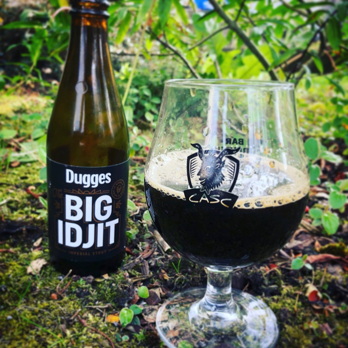 AXISPAW1's tweet photo. @duggesbryggeri Big Idjit for the win! 12% alcohol monster; toffee, chocolate, vanilla and a light latte taste. Fuckin bangin! Another treasure from @CASCbar
#hed #barevolution #cascnation #casc #beer #beerporn #craftbeer #stout #syrupmonster https://t.co/2skSGg4Xo5