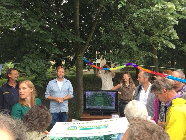 Het was vanmiddag weer tijd voor een zonnepanelenfeestje, de officiële opening van Buurtstroom Griftkwartier Daar komt jouw stroom vandaan! #zon10daagse