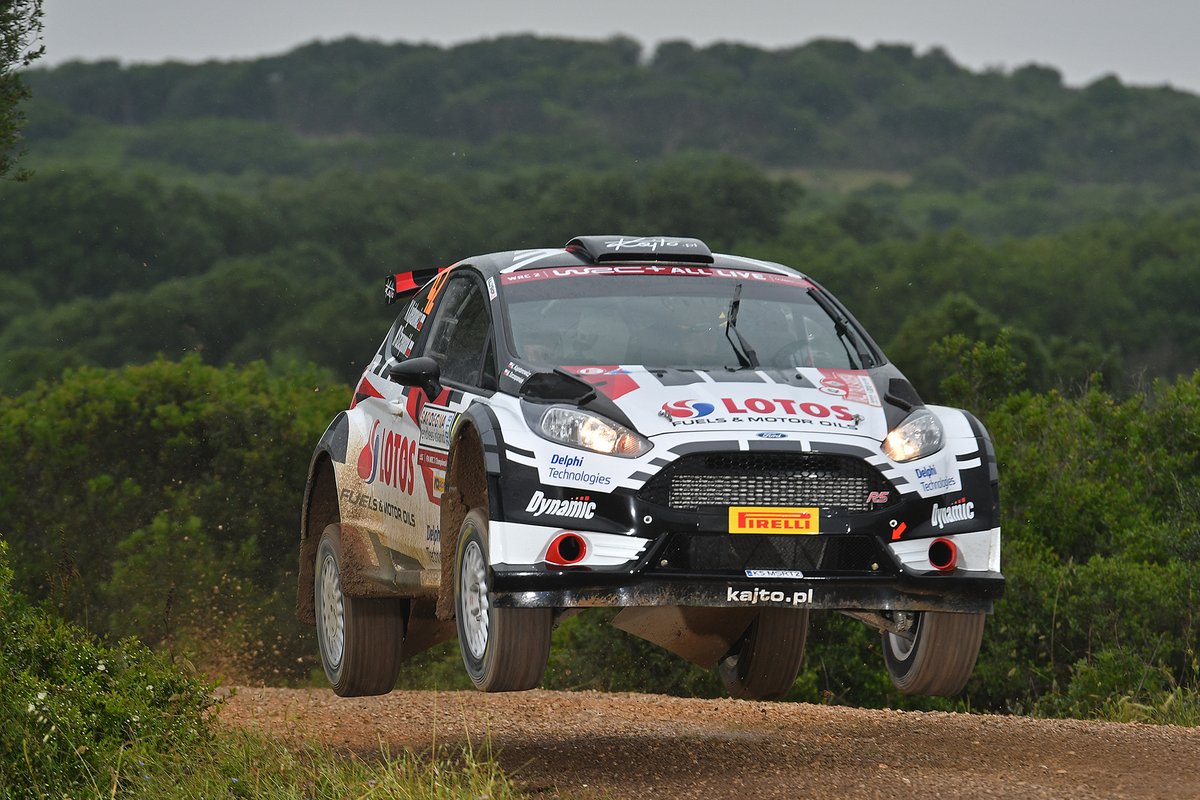 OpensTightens's tweet photo. #WRC #RallyItaliaSardegna Day1 Wrap
An eventful afternoon claimed a few victims...
SS6: #Kajto & #Tempestini
SS7: #AndreasMikkelsen
SS9: #OttTänak & #TeemuSuninen
Pics via @SimoTempesti @Kajto_pl @HMSGOfficial & @MSportLtd Twitter feed respect. https://t.co/wy6vI0Rb22