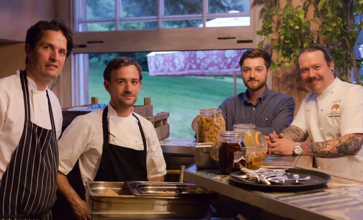 A top evening showcasing a true kitchen Garden based menu, paired perfectly with a few treats from the cellar - “Chef Meets - Kitchen Gardener” @The_Pig_Hotel #Combe @JamesGolding10 @Dan_Gavr @Alscoutts @olliehutson85 @FionaMoores @tomross100 @bex_stones