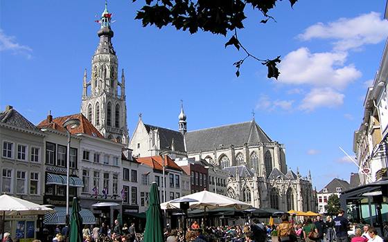 De @dameskletskoek gaan naar Breda! Naast Tilburg is nu de vergunning voor <a href="/Breda/">Gemeente Breda</a> ook rond. We spelen het kennisspel Klopt of Kletskoek op vrijdag 29 juni vanaf 16.30 uur op de Grote Markt in Breda. Wat weet jij over mensen met een psychische kwetsbaarheid?
#kloptofkletskoek