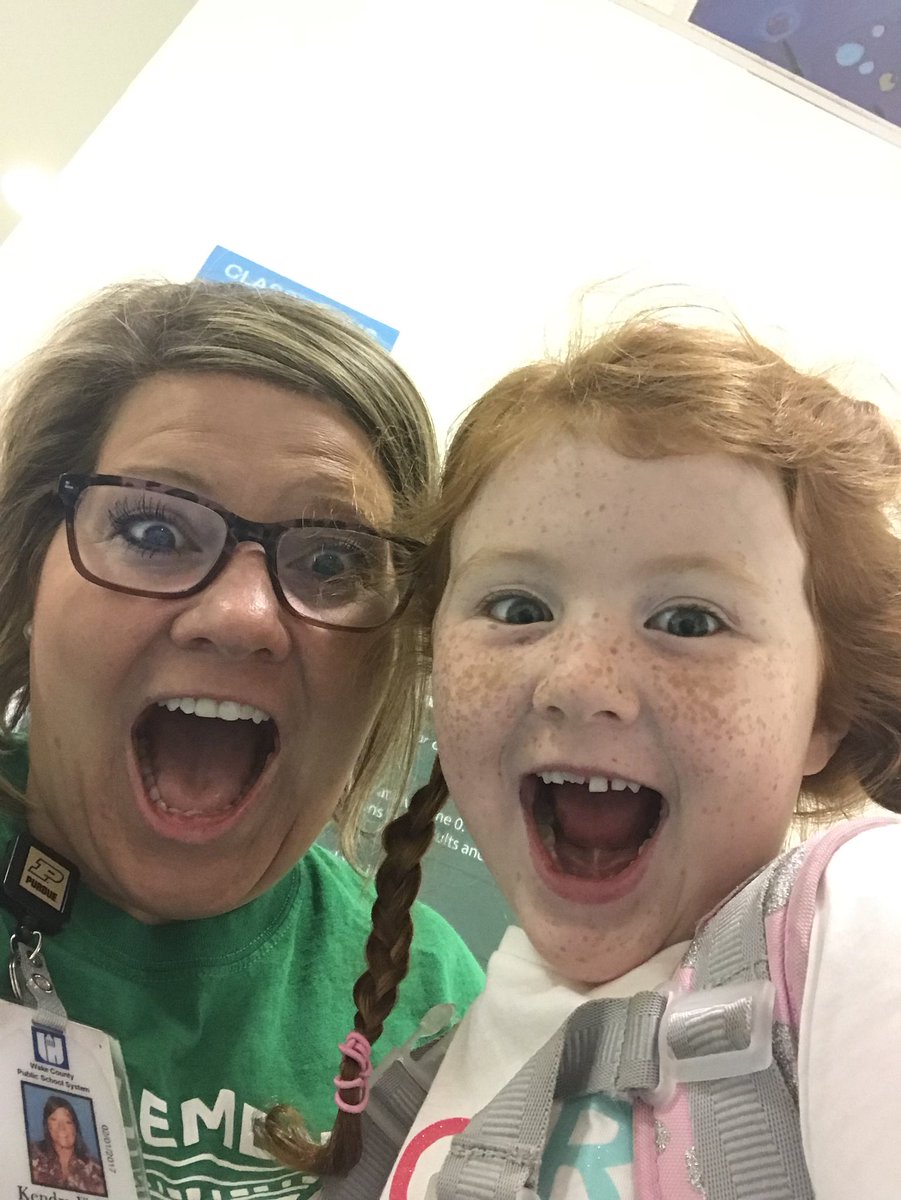 KendraHaithcox's tweet photo. #LastDaySelfie w/ this ☺️ #RootK for #Root1718 https://t.co/Kuk0HmGiLE