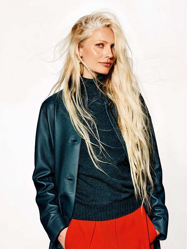 Iconic beauty #KirstyHume by #RichardBurbridge & #KatePhelan for #VogueUK: dnamodels.com/newsletter/?p=…