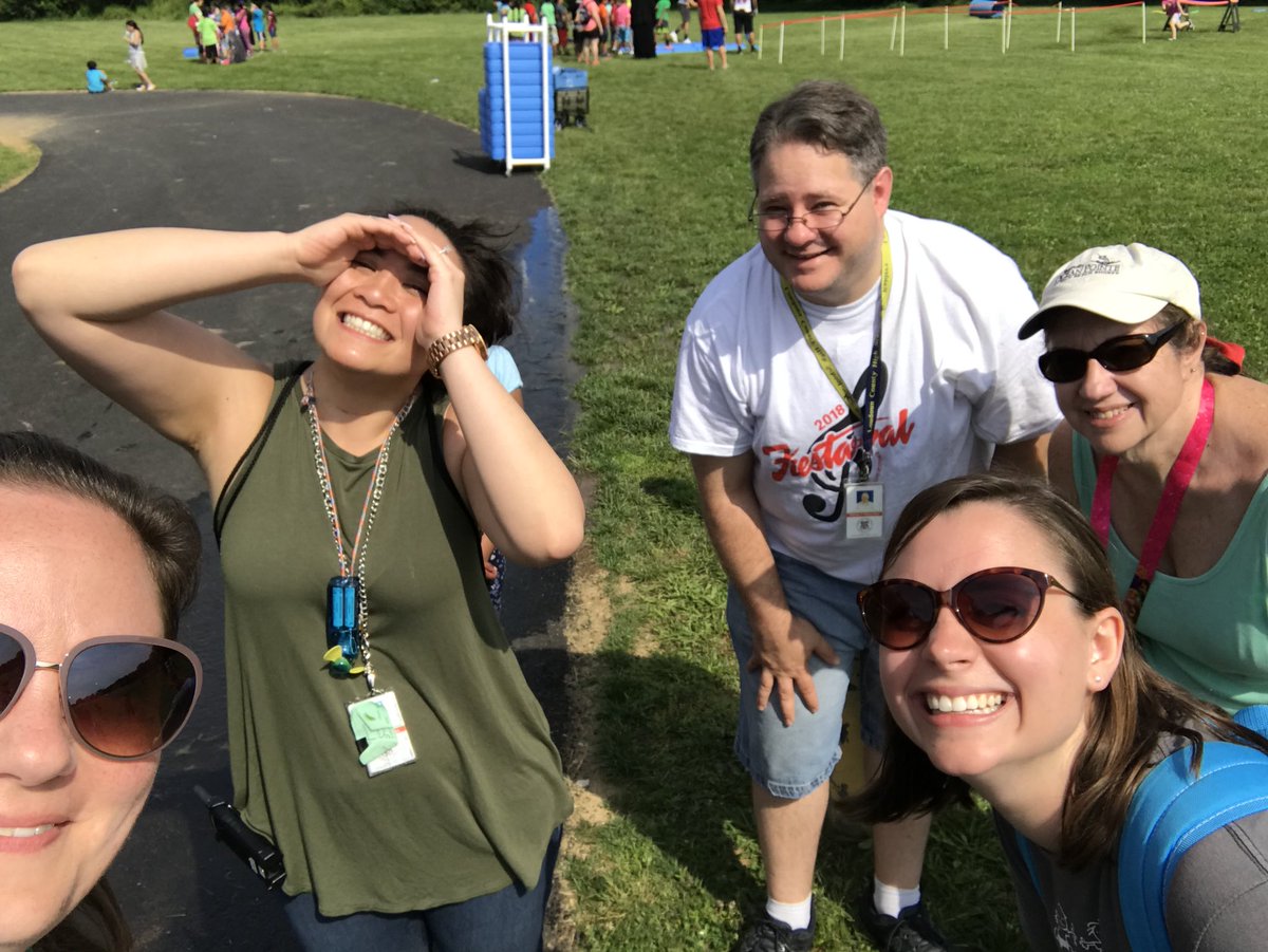 Rm2Roadrunners's tweet photo. It was a family affair to support our Ss for field day today! https://t.co/qeOYUVlip4