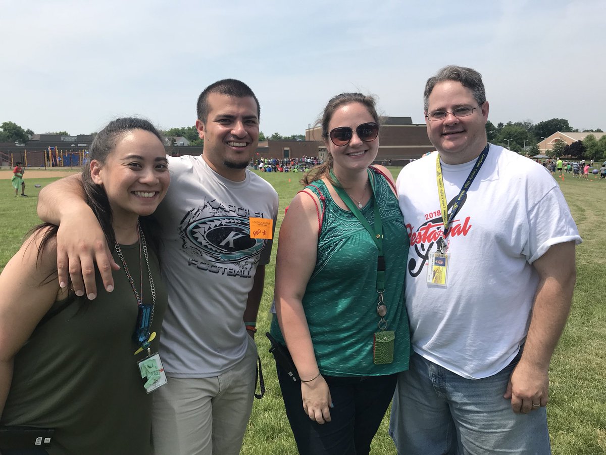 Rm2Roadrunners's tweet photo. It was a family affair to support our Ss for field day today! https://t.co/qeOYUVlip4