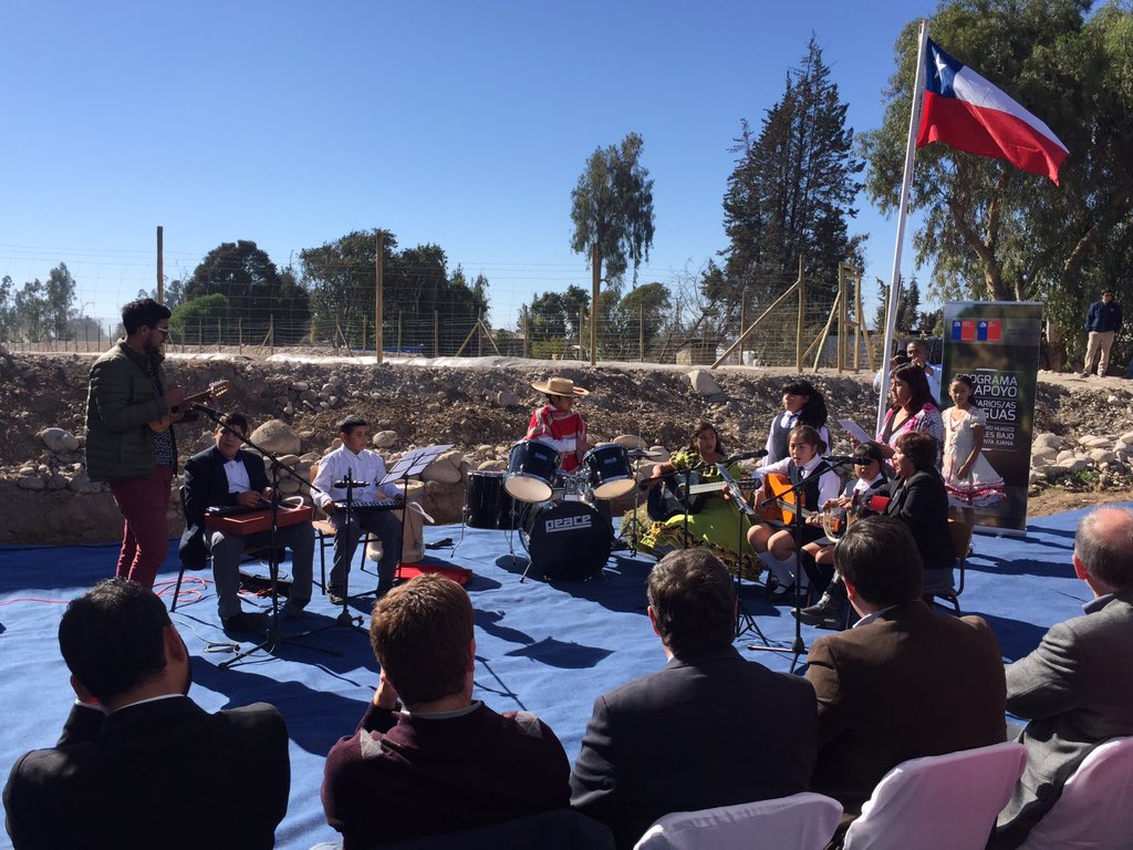 AtacamaEconomia's tweet photo. SEREMI @Manu_Nanjari junto a Ministro @MinagriCL seremi de @MinagriAtacama y @GOREAtacama en Ceremonia de inauguración tranque el 5 y entrega de 8 bonos de Ley de Fomento de riego y drenaje con beneficio para más de 240 regantes de la Provincia del #Huasco #CHileLoHacemosTodos https://t.co/7CdAYxnalx