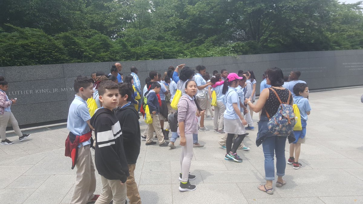 ColumbusTHT's tweet photo. Columbus 5th Grade Students in DC!!! #lifeofaprincipal #lit #classof2025 #littrips https://t.co/CUGaK4CWBQ