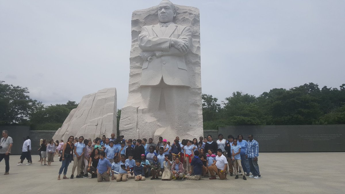 ColumbusTHT's tweet photo. Columbus 5th Grade Students in DC!!! #lifeofaprincipal #lit #classof2025 #littrips https://t.co/CUGaK4CWBQ