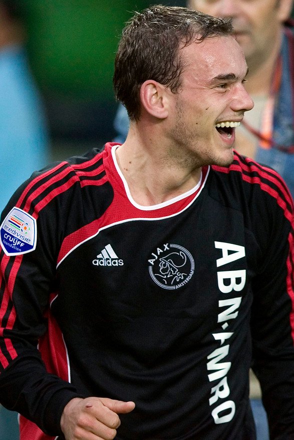 The one and only Wesley Sneijder turns 34 today! Happy birthday  