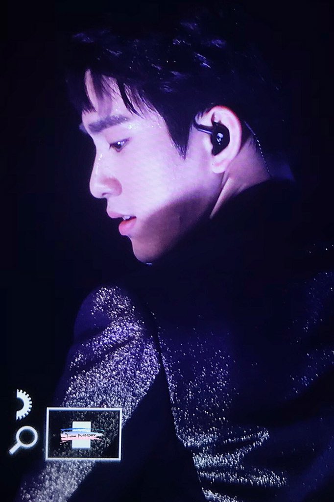 180608 EYES ON YOU in BERLIN 

#진영 #Jinyoung  #갓세븐⁠ ⁠⁠ ⁠ #GOT7⁠ ⁠⁠ ⁠⁠ ⁠
#EyesOnYou⁠ ⁠⁠ ⁠#GOT7WORLDTOUR⁠ ⁠