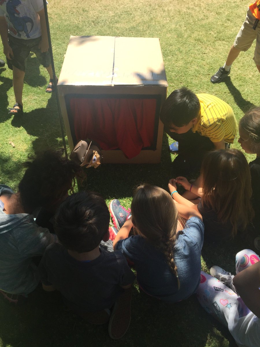 ssdPRIDE's tweet photo. PRIDE Academy 4/5 combo classes presented their Living History Museum yesterday. Students researched people and events of the 13 colonies and American Revolution, and were eager to share!
@SSDKristin #SanteeSD https://t.co/Y4B1OHXvOo